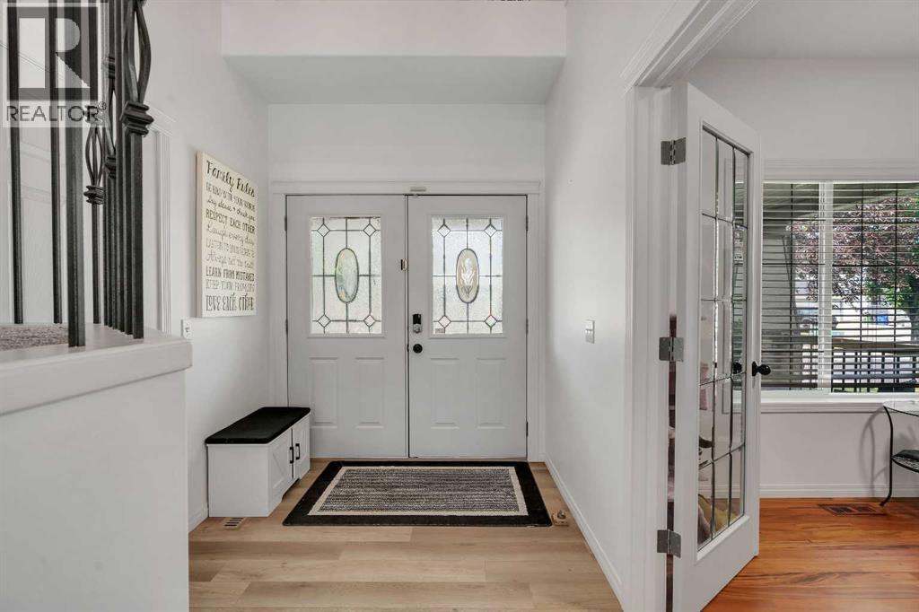 54 Thomas Street NW, Langdon — photo 2