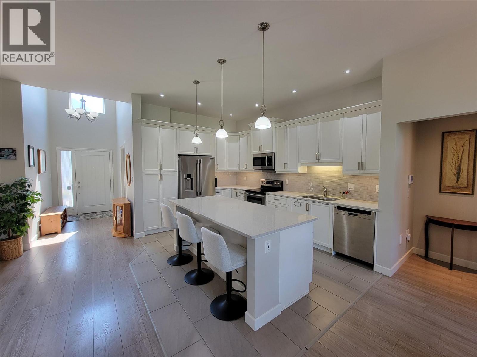 208 K-View Crescent - 8