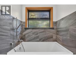 8830 Clarkson Ave, Black Creek, BC V9J1A7 Photo 35
