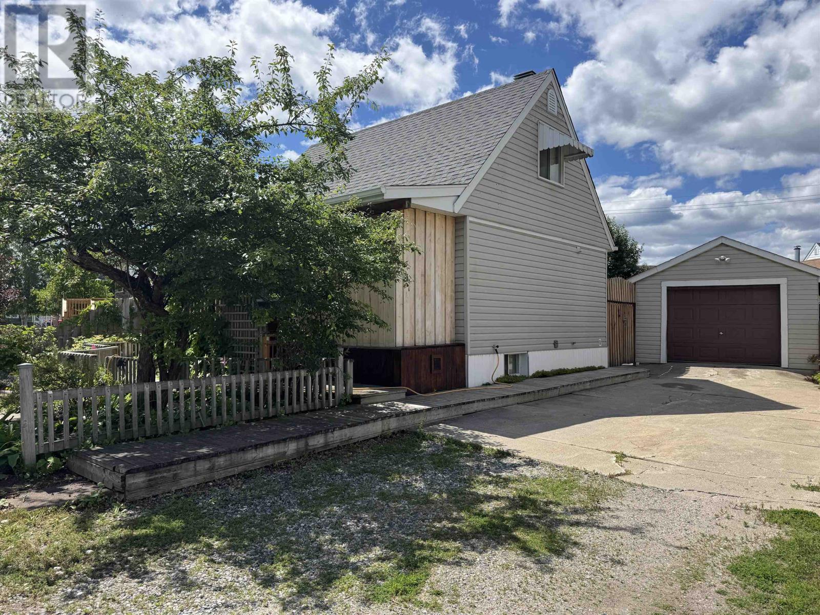 20 Heron DR - 48