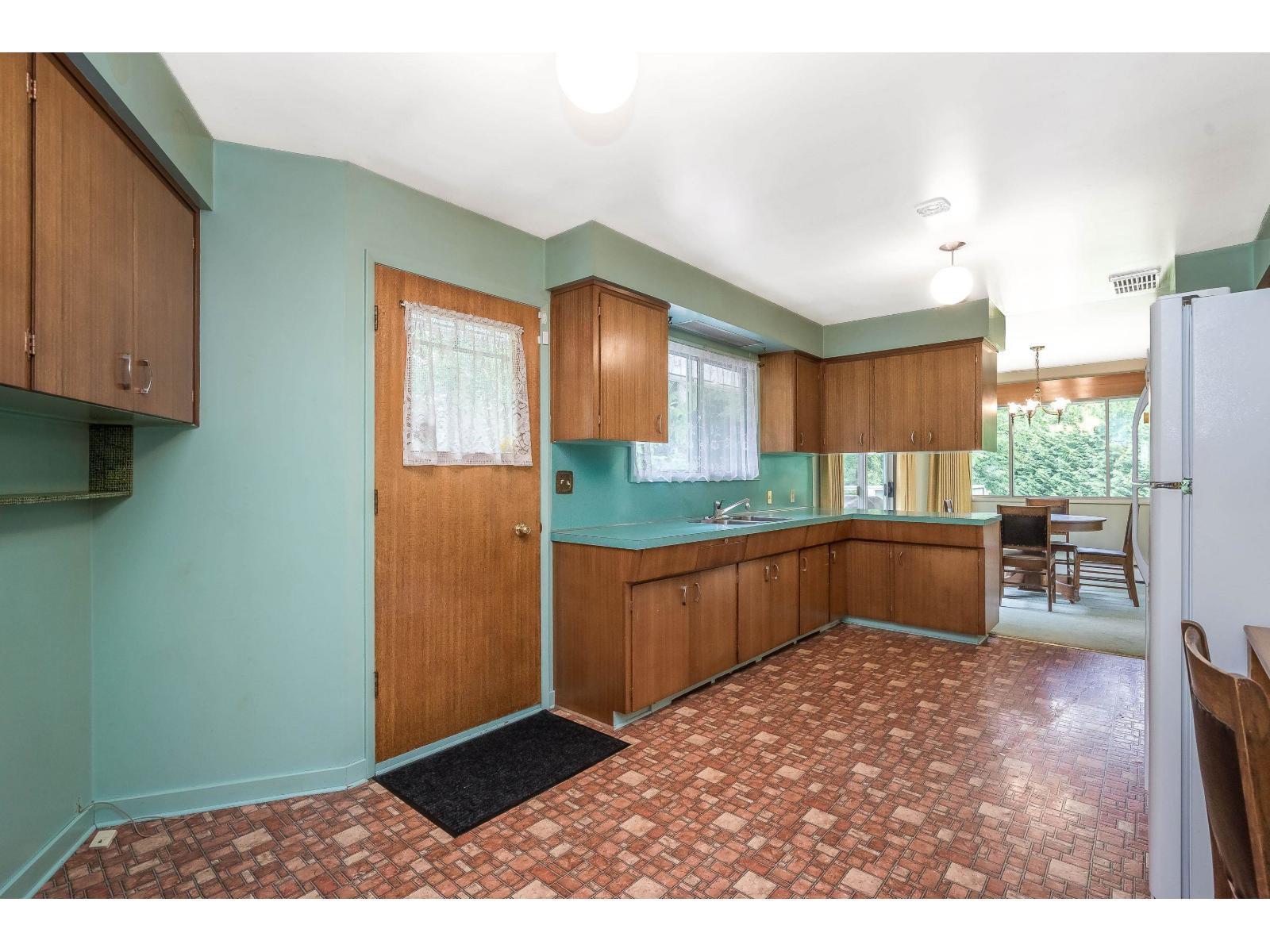3 Bed, 2 Bath House for Sale in Surrey – 15875 101A AVENUE, Surrey – MLS# R3153439 - Image 10