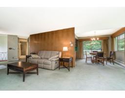 15875 101a Avenue, Surrey, BC V4N2N6 Photo 11