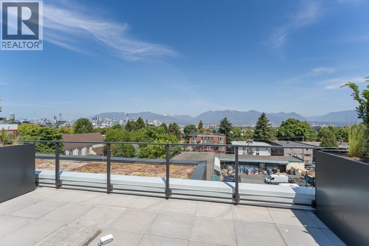 317 2520 GUELPH STREET, Vancouver