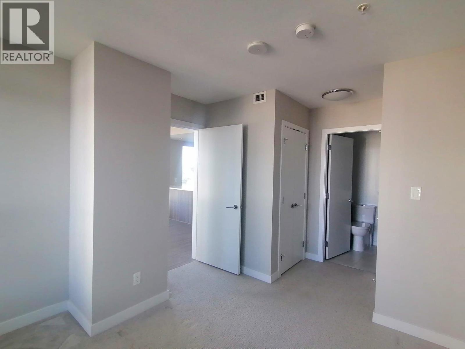 5xx 4900 LENNOX LANE, Burnaby