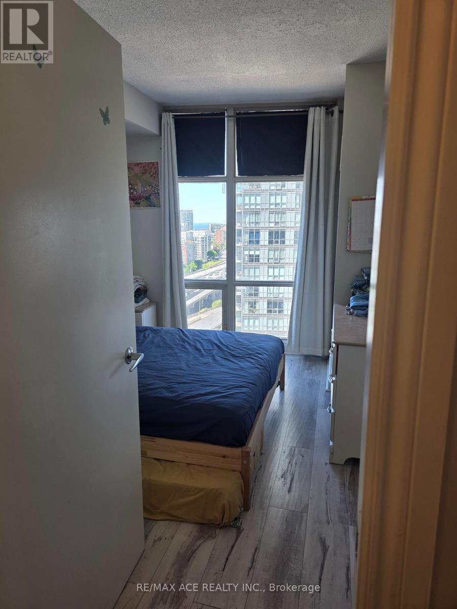 #1801 35 MARINER TERRACE - Image 7
