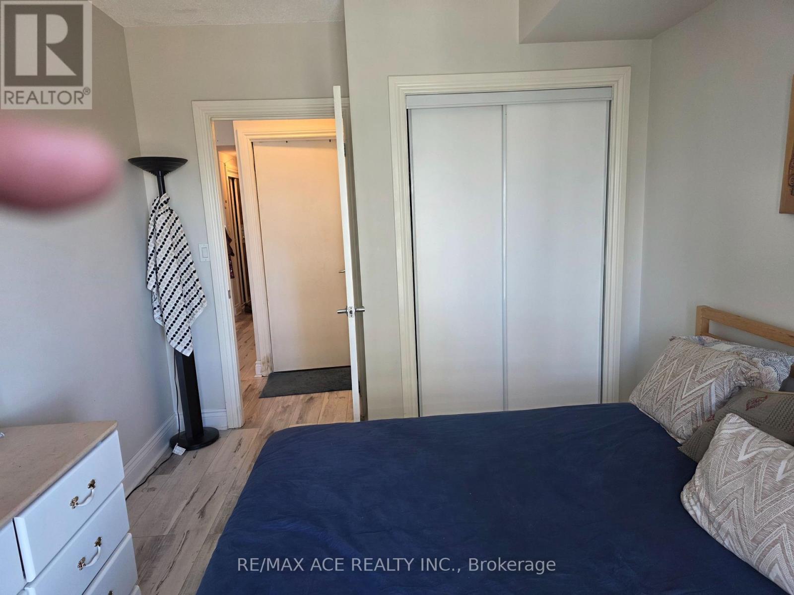 #1801 35 MARINER TERRACE - Image 8