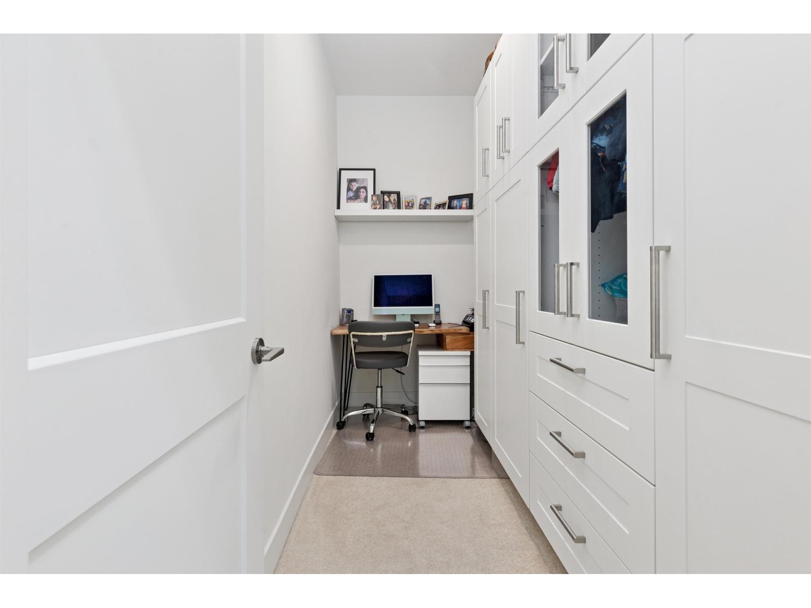 501 14022 NORTH BLUFF ROAD, White Rock