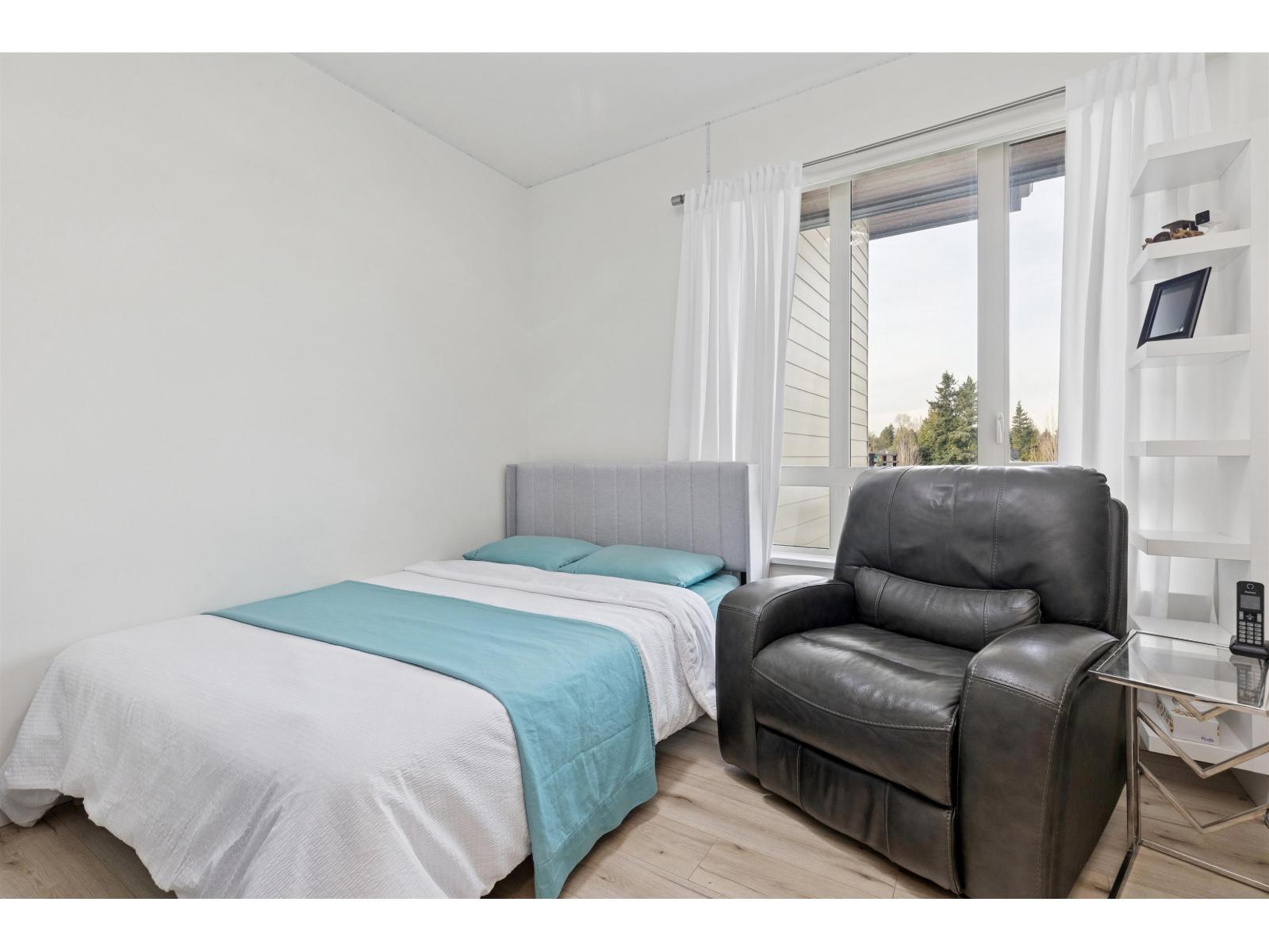 501 14022 NORTH BLUFF ROAD, White Rock