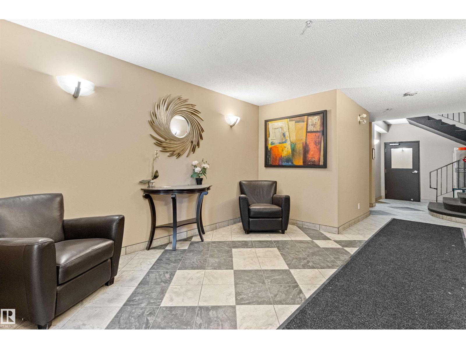 #404 11103 84 AV NW - 10
