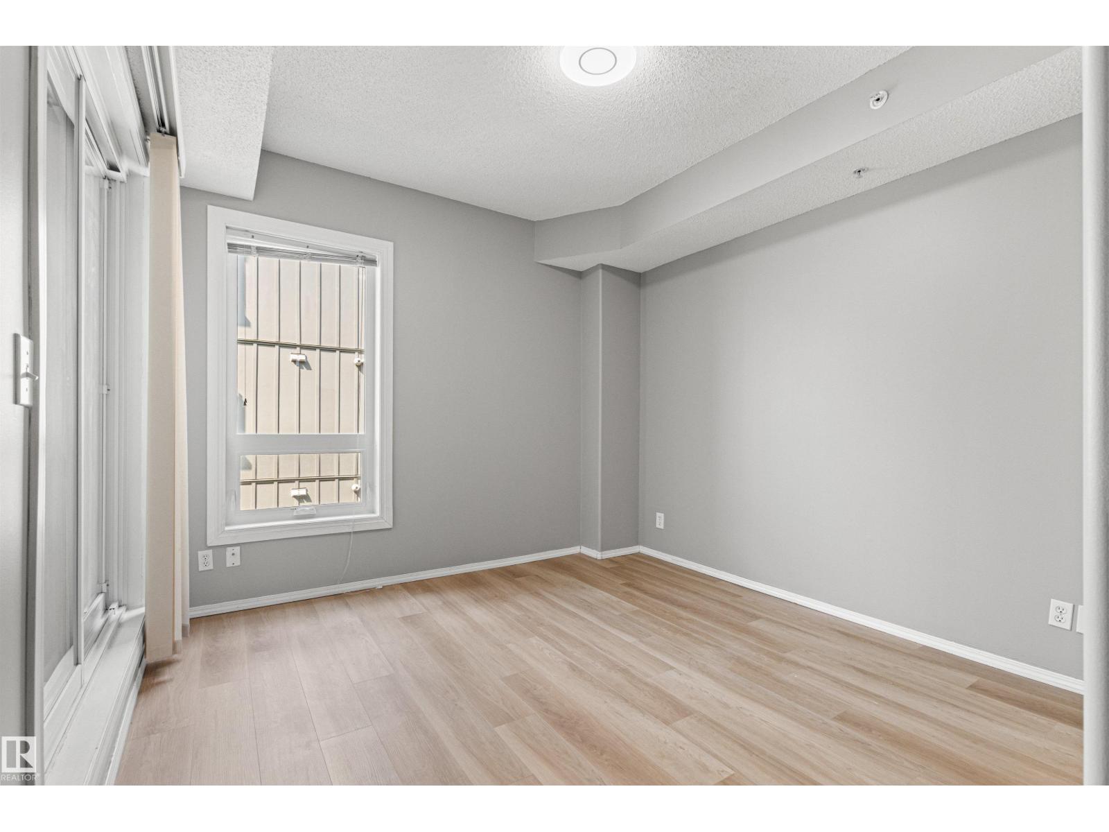 #404 11103 84 AV NW - 17
