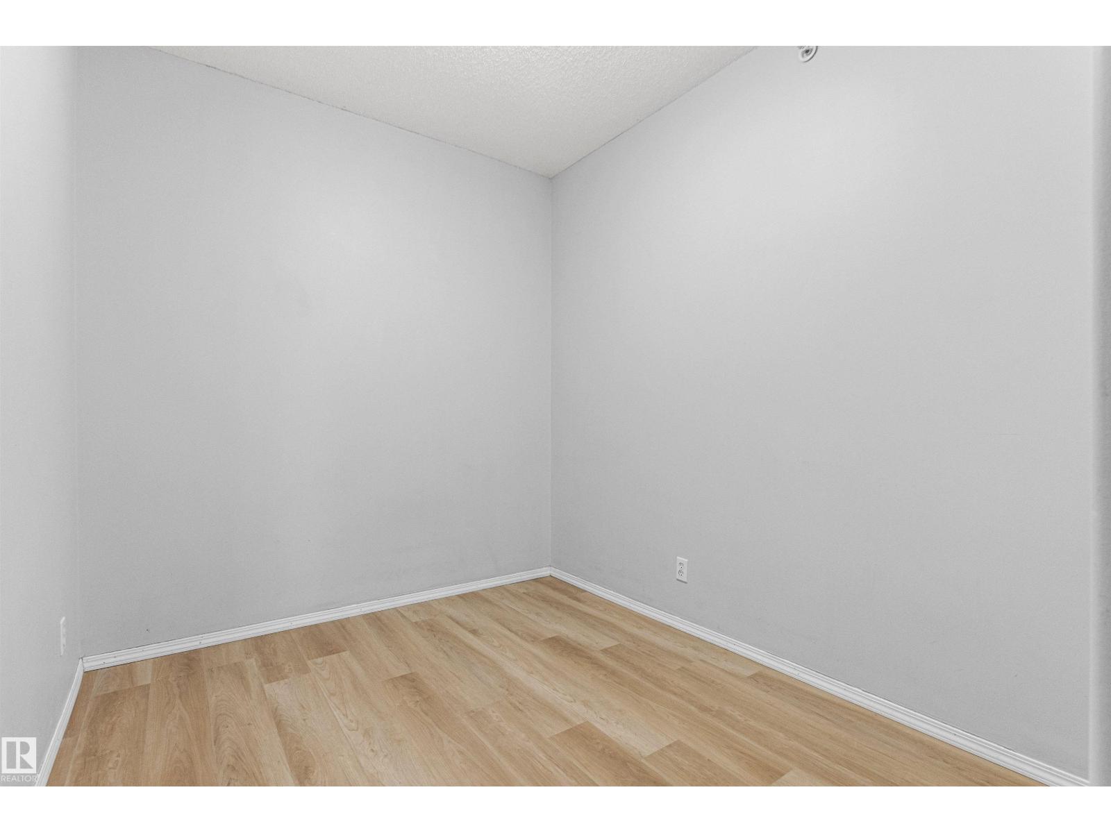 #404 11103 84 AV NW - Image 30