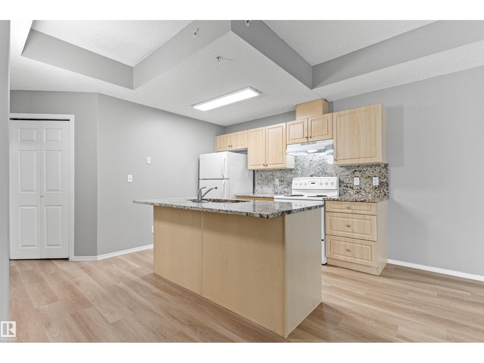 #404 11103 84 AV NW - Image 39