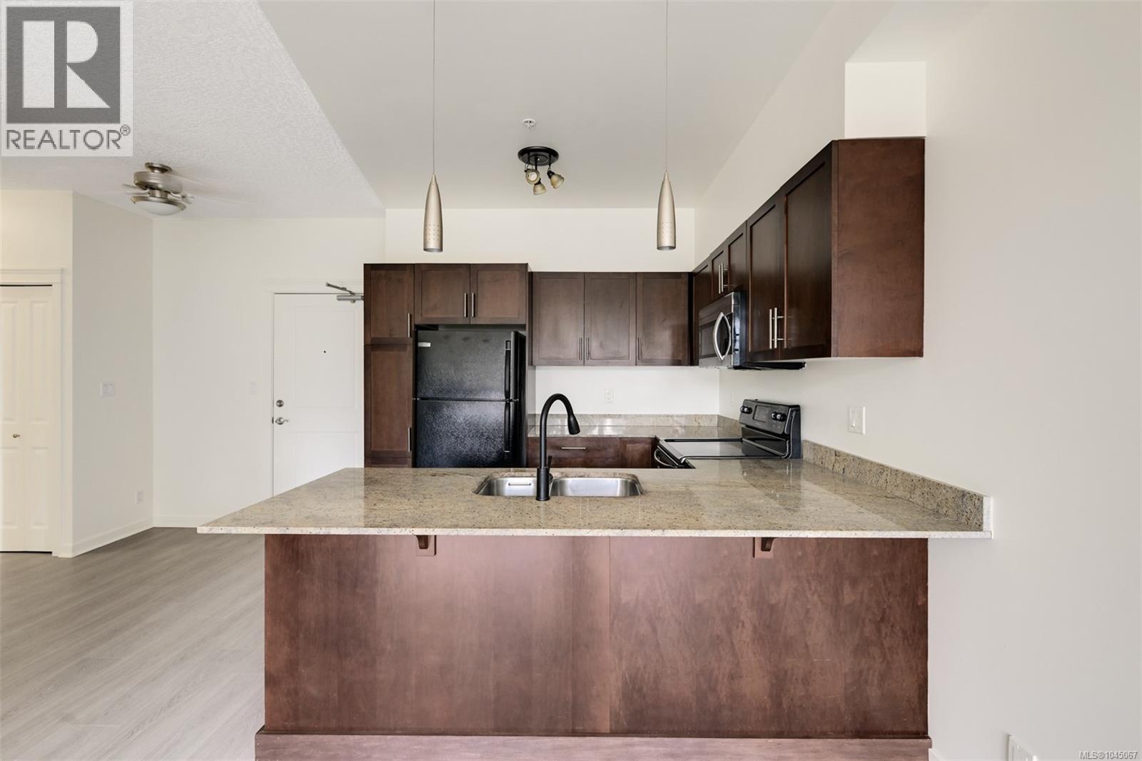 #305 2220 Sooke Rd - 15