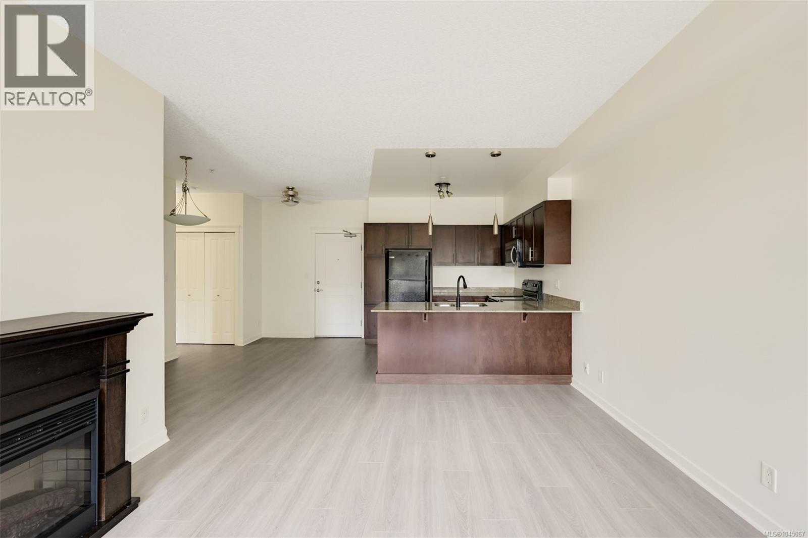 #305 2220 Sooke Rd - 12