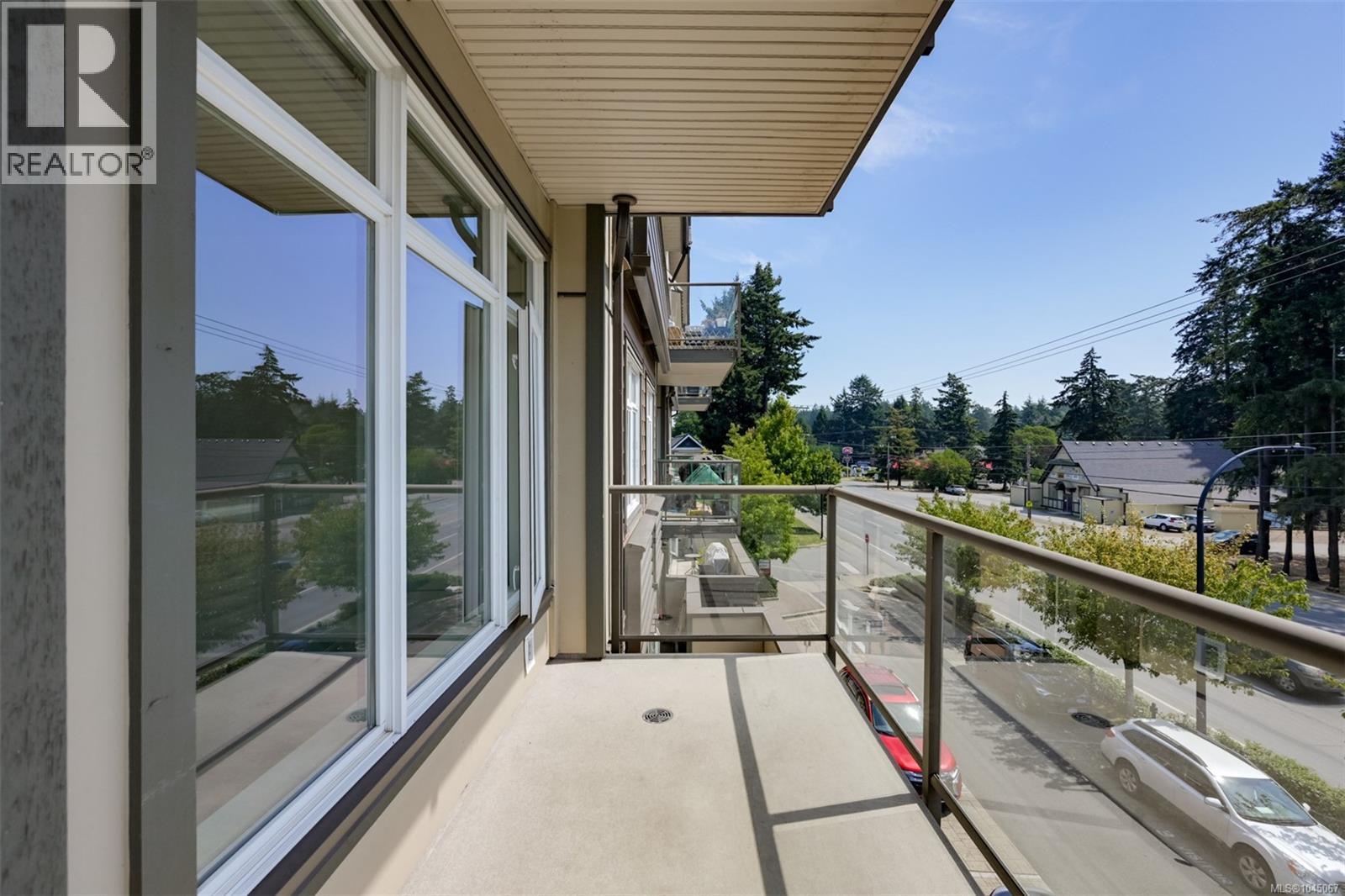 #305 2220 Sooke Rd - 9