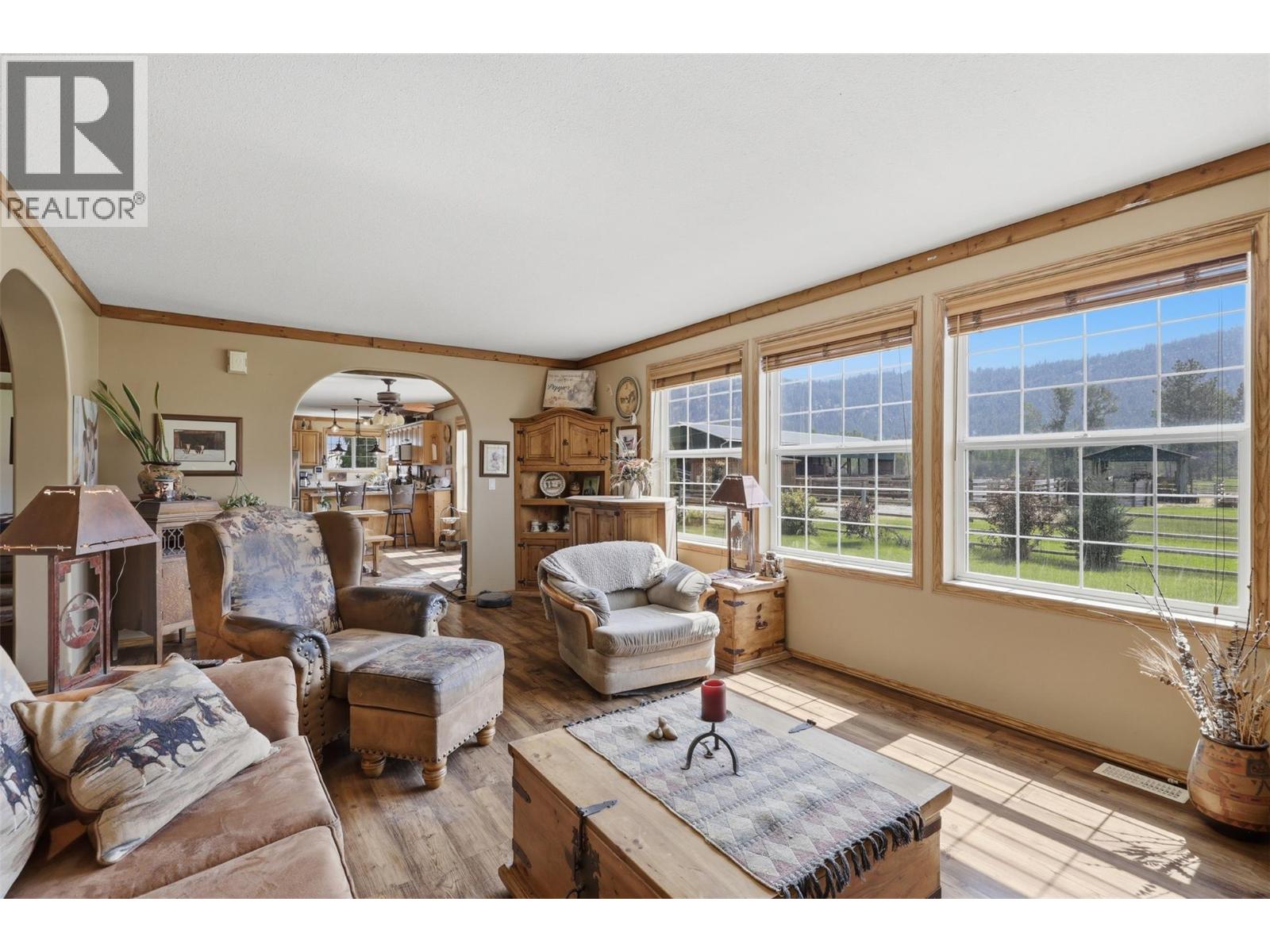 2225 Hazelhurst Road, Merritt