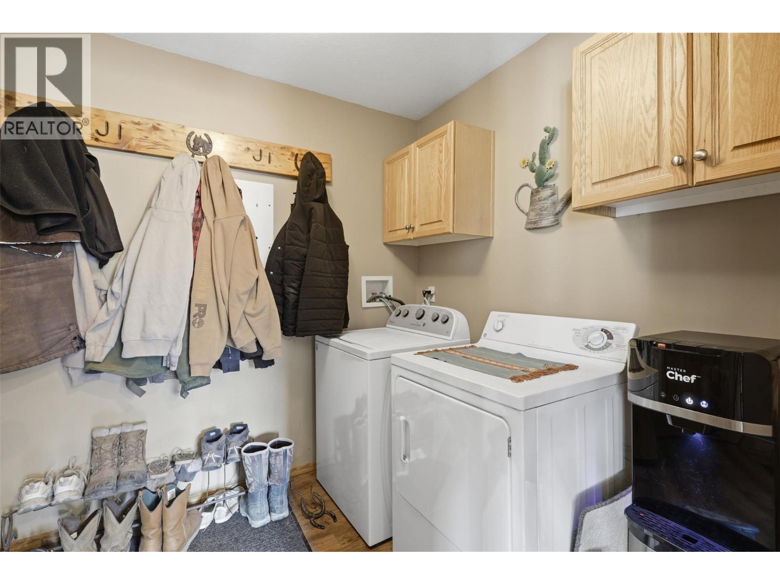 2225 Hazelhurst Road, Merritt