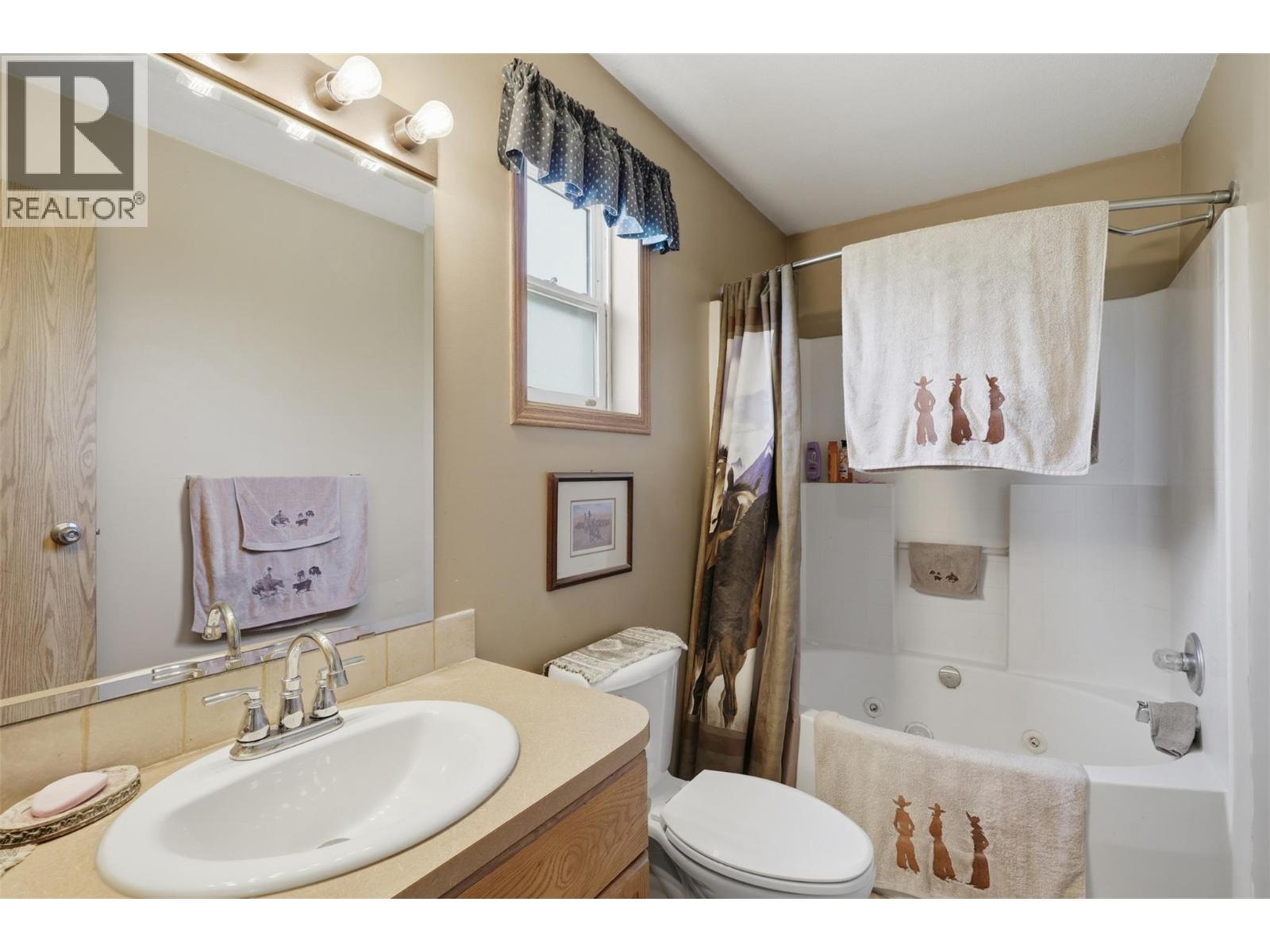 2225 Hazelhurst Road, Merritt