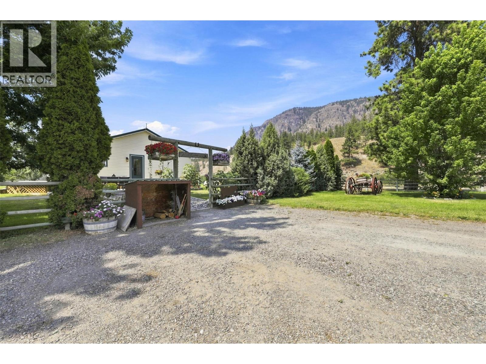 2225 Hazelhurst Road, Merritt