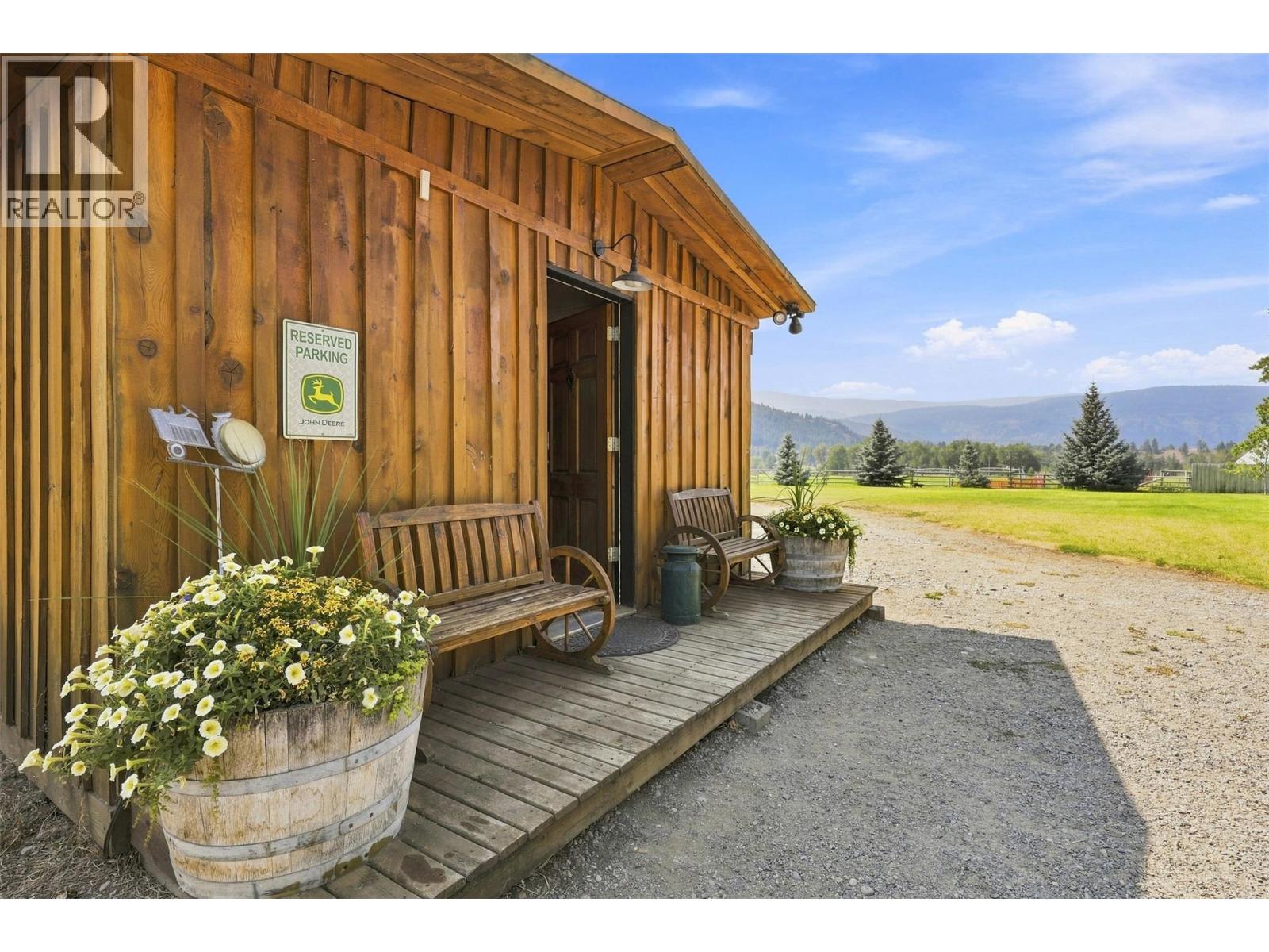2225 Hazelhurst Road, Merritt