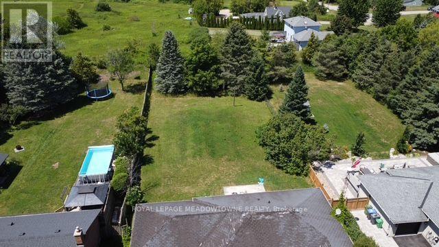 26 DAVIS DRIVE - 5
