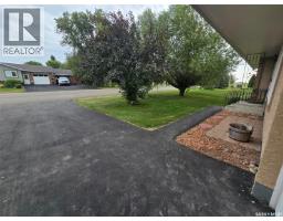 Dining nook - 171 Lowestoft Street, Grayson, SK S0A1E0 Photo 11