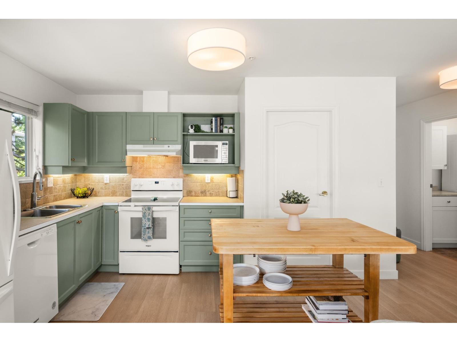 309 15272 20 AVENUE, Surrey