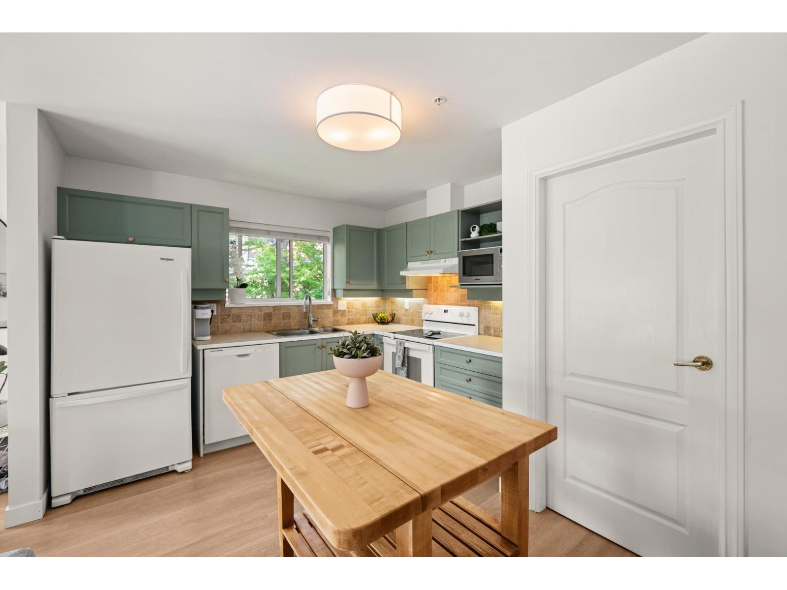 309 15272 20 AVENUE, Surrey
