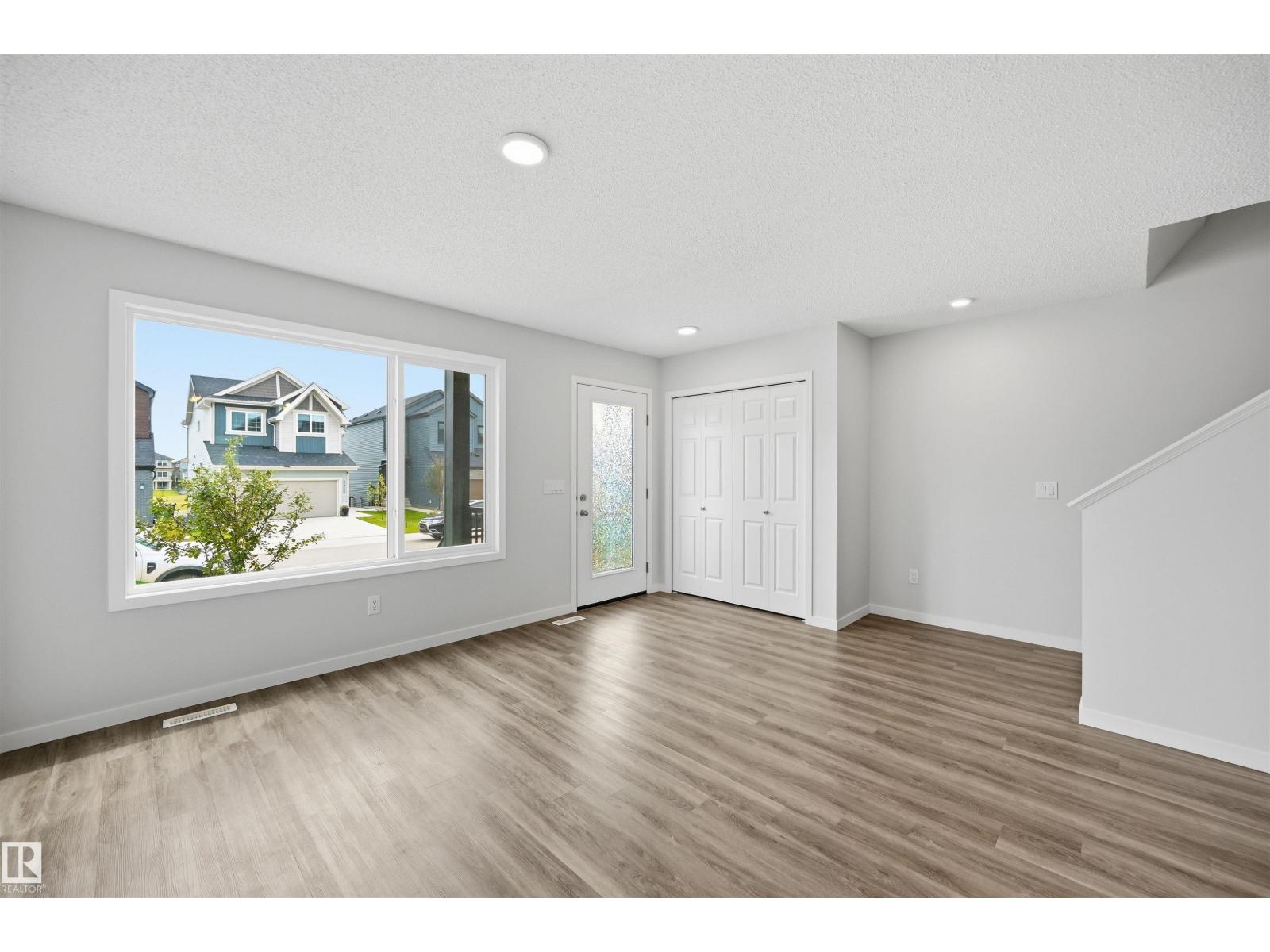 19112 22 AV NW, River's Edge, Edmonton photo 2