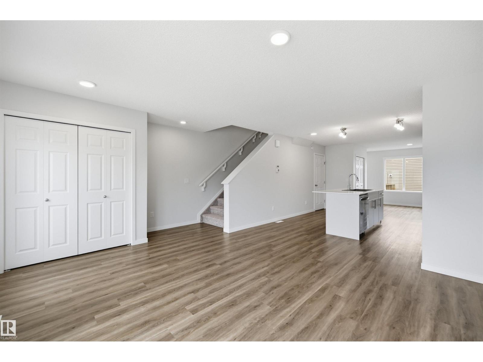 19112 22 AV NW - 4