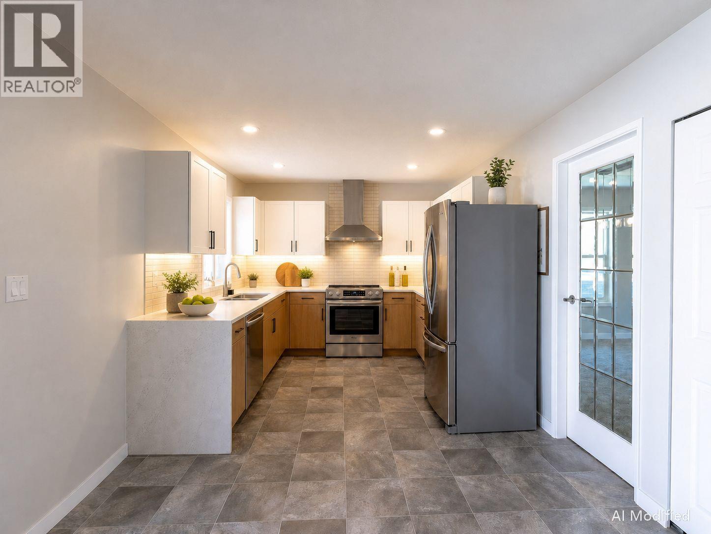 211 15 Street NE - 10