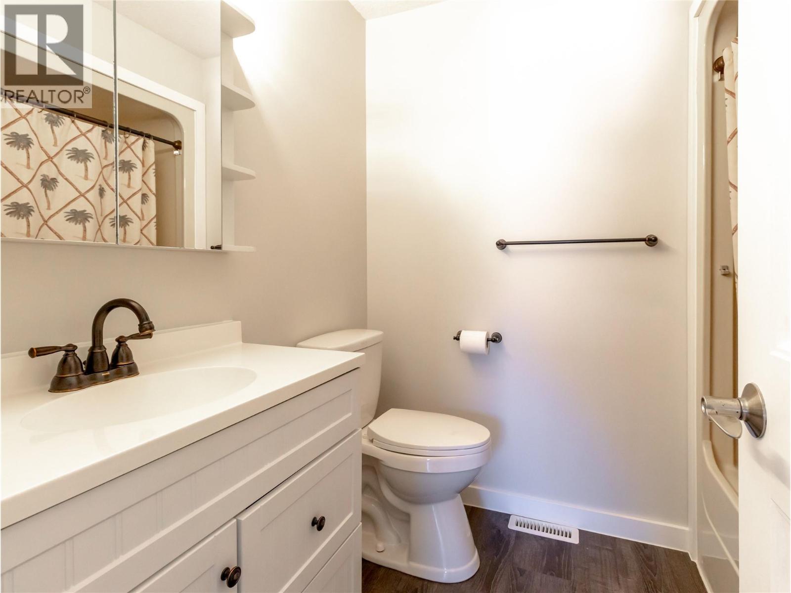 211 15 Street NE - 19