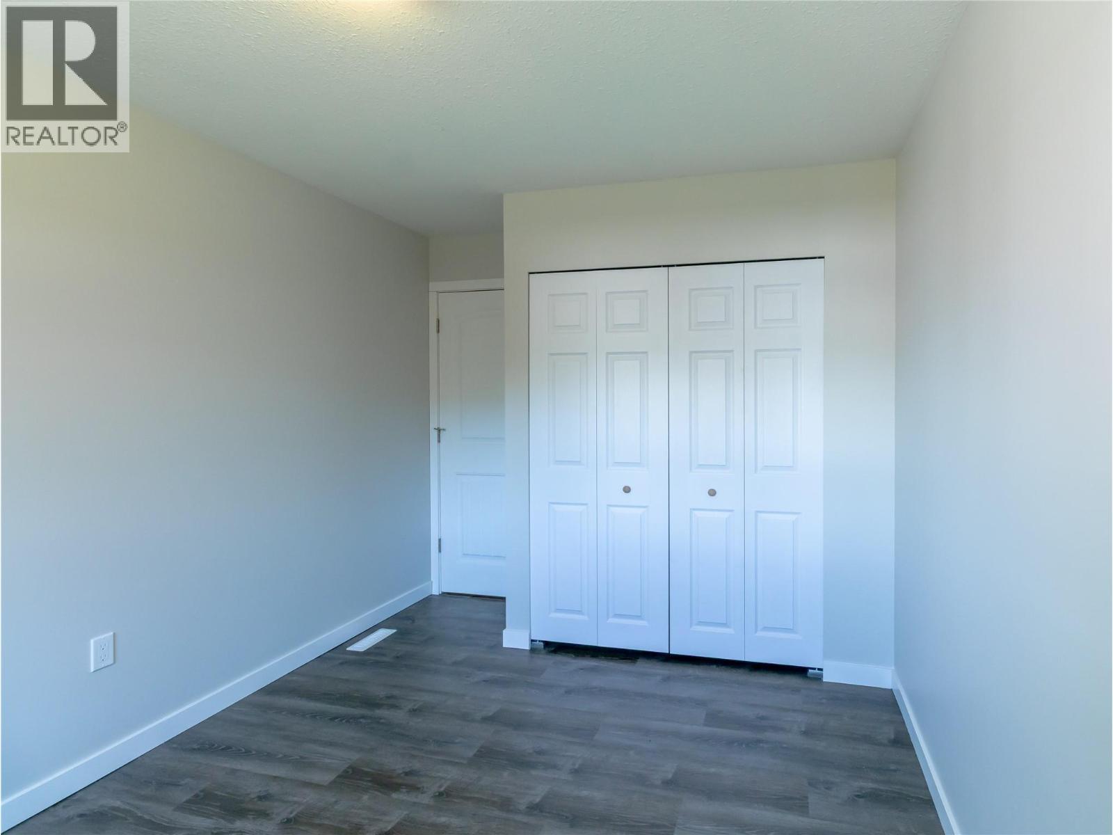 211 15 Street NE - 23