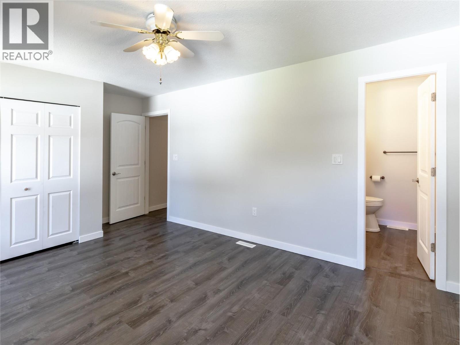 211 15 Street NE - 18