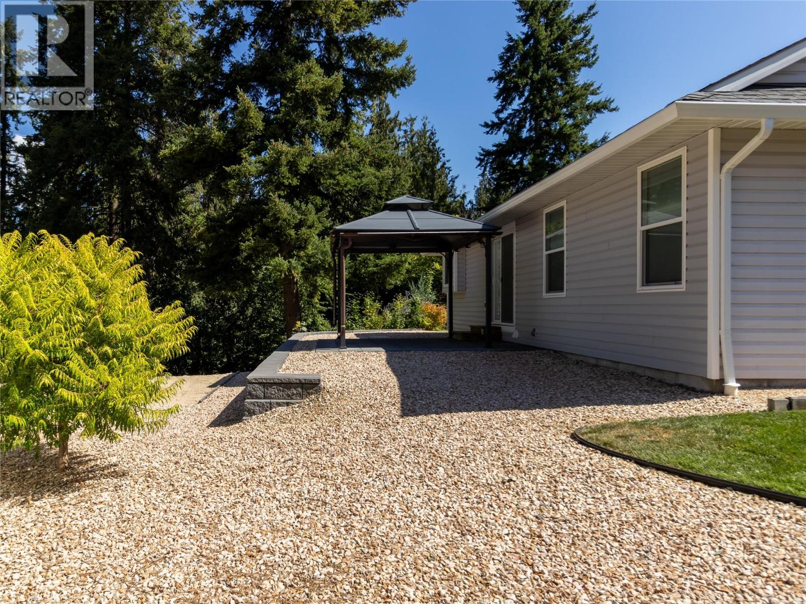 211 15 Street NE - 38