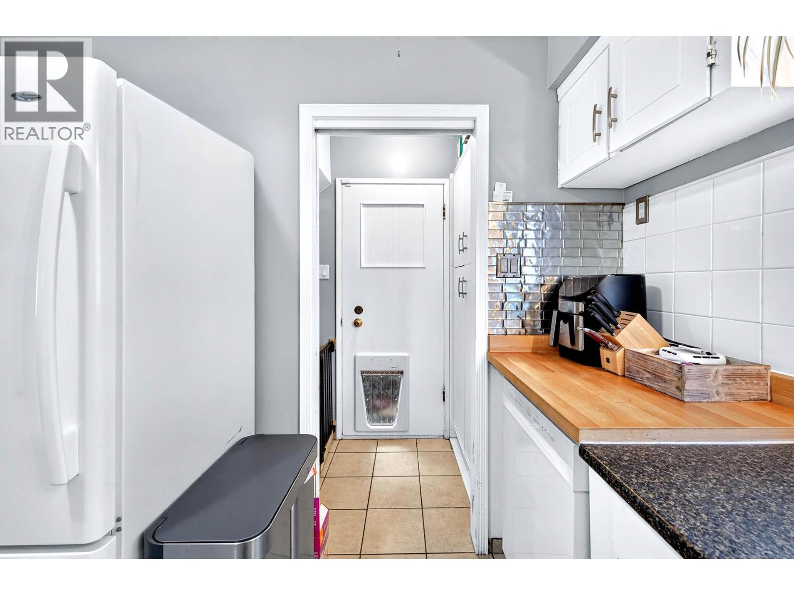 1721 BRUNNER Avenue - 11