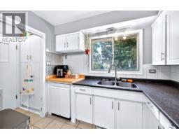 Kitchen - 1721 Brunner Avenue, Kamloops, BC V2B4K1 Photo 8