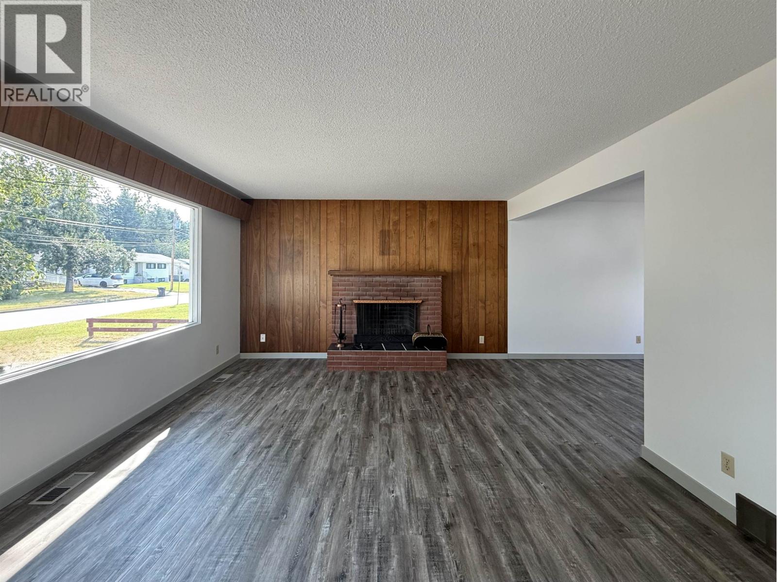 1155 LATIN AVENUE - 7