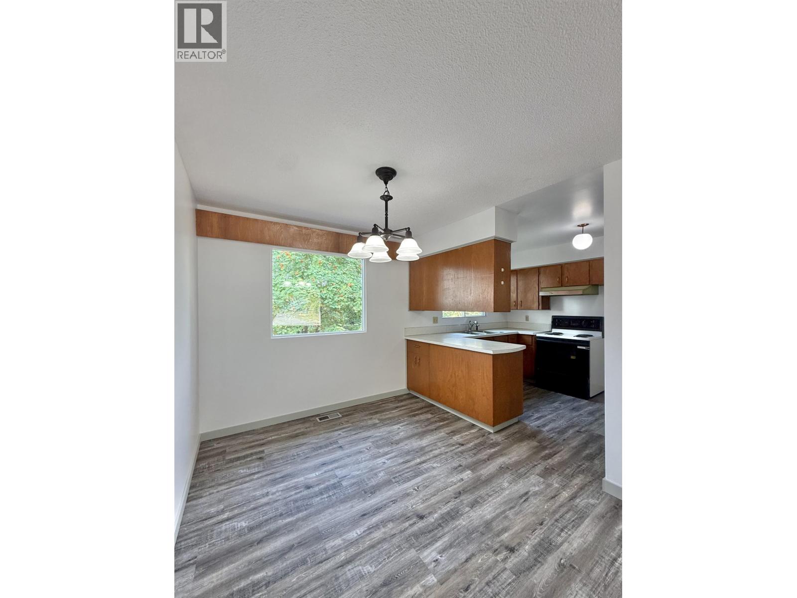 1155 LATIN AVENUE - 10
