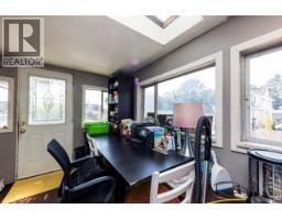 1737 Larson Road, North Vancouver, BC V7M2Z4 Photo 13