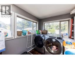 1737 Larson Road, North Vancouver, BC V7M2Z4 Photo 16
