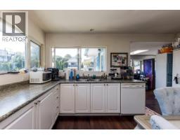 1737 Larson Road, North Vancouver, BC V7M2Z4 Photo 8