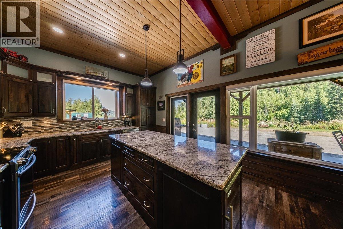 4095 Feeney's Road E, Rossland