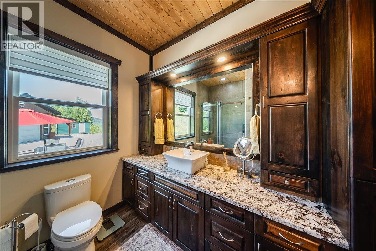 4095 Feeney's Road E, Rossland