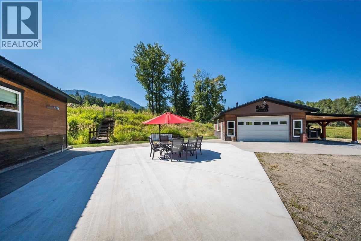 4095 Feeney's Road E, Rossland