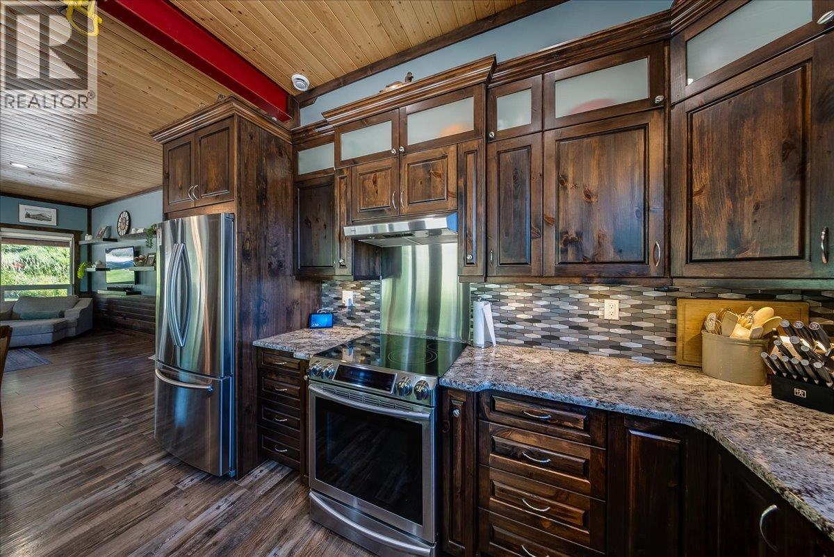 4095 Feeney's Road E, Rossland