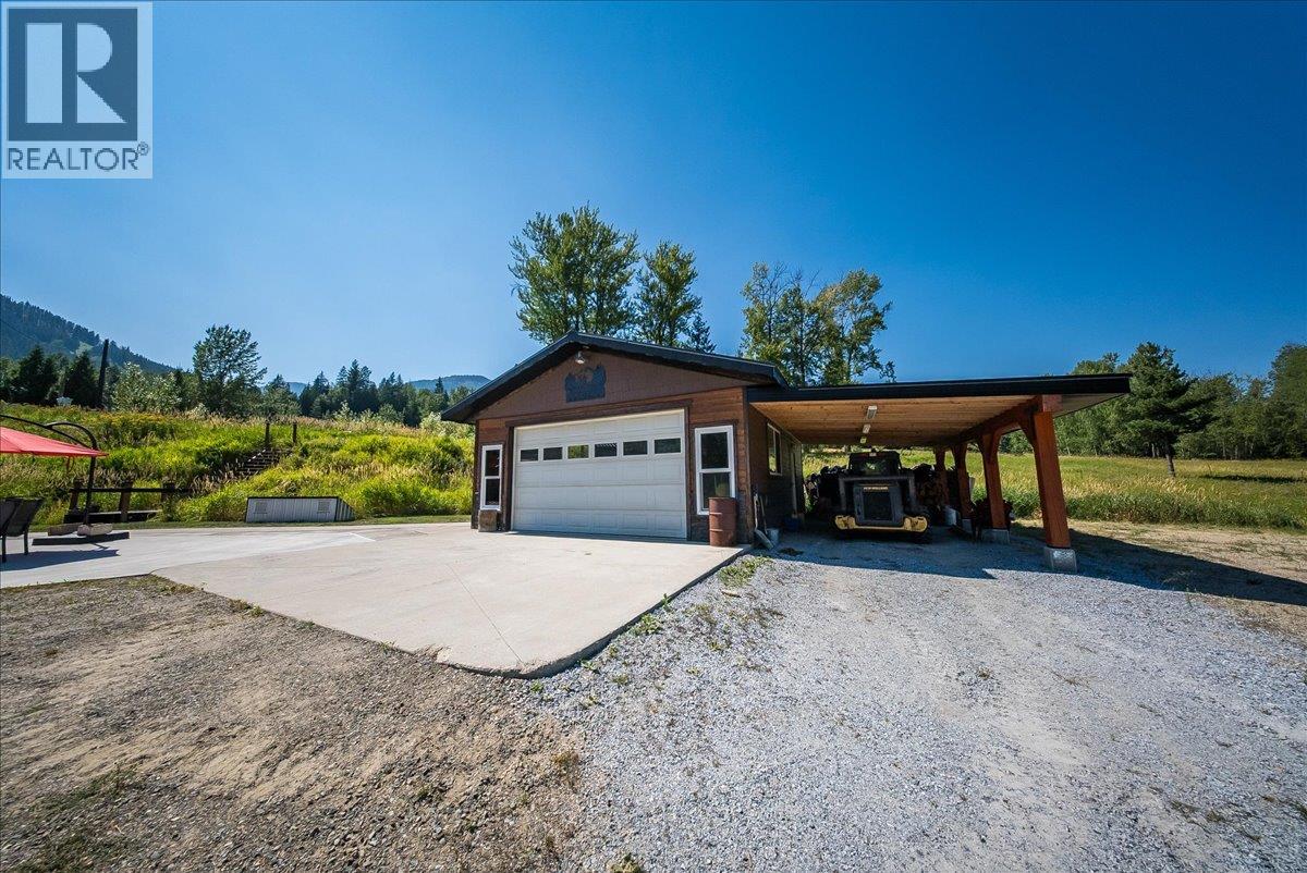 4095 Feeney's Road E, Rossland