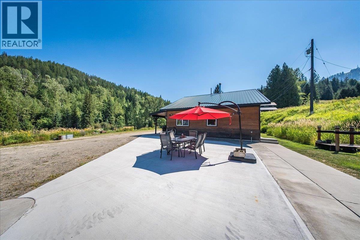 4095 Feeney's Road E, Rossland