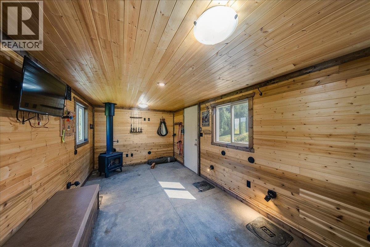 4095 Feeney's Road E, Rossland