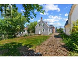42 Bonnechere Street S, Renfrew, ON K7V1Z1 Photo 21